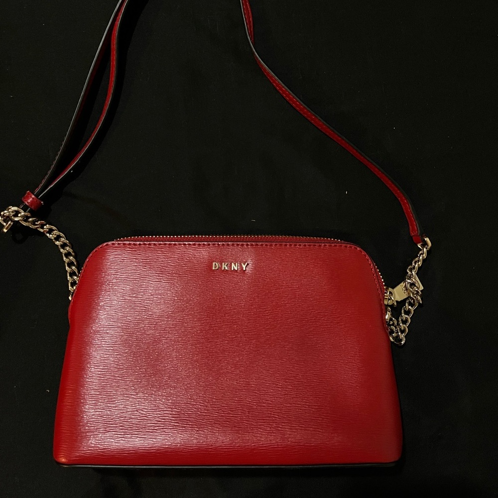 Bryant Dome Chain Strap Crossbody Handbag